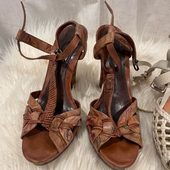 2 Bundle SCHUTZ Heels Size 6B - Picture 3 of 9